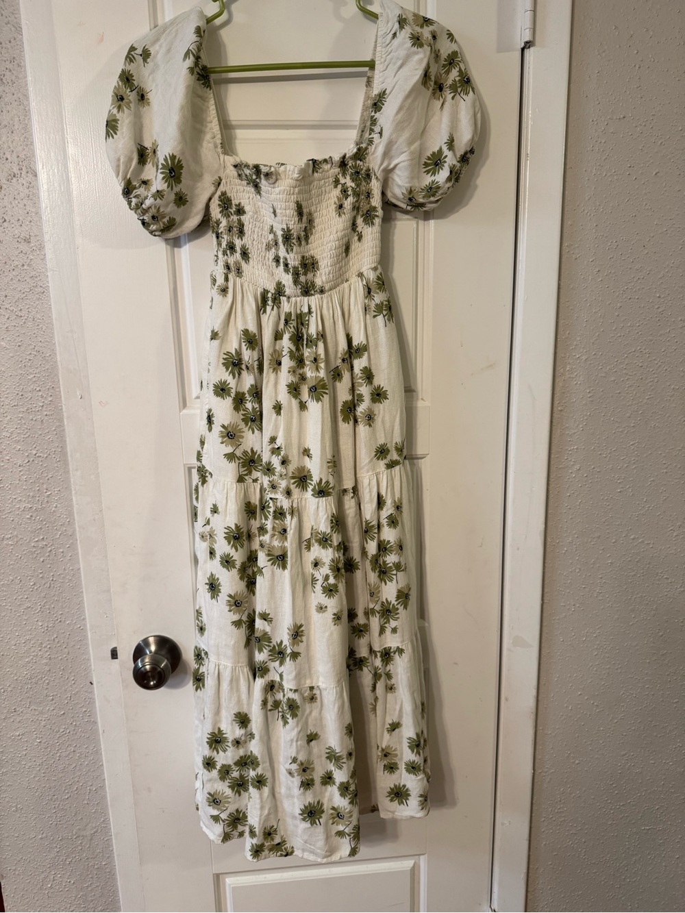 Abercrombie & Fitch Cream Off-Shoulder Midi Dress .size XXSP